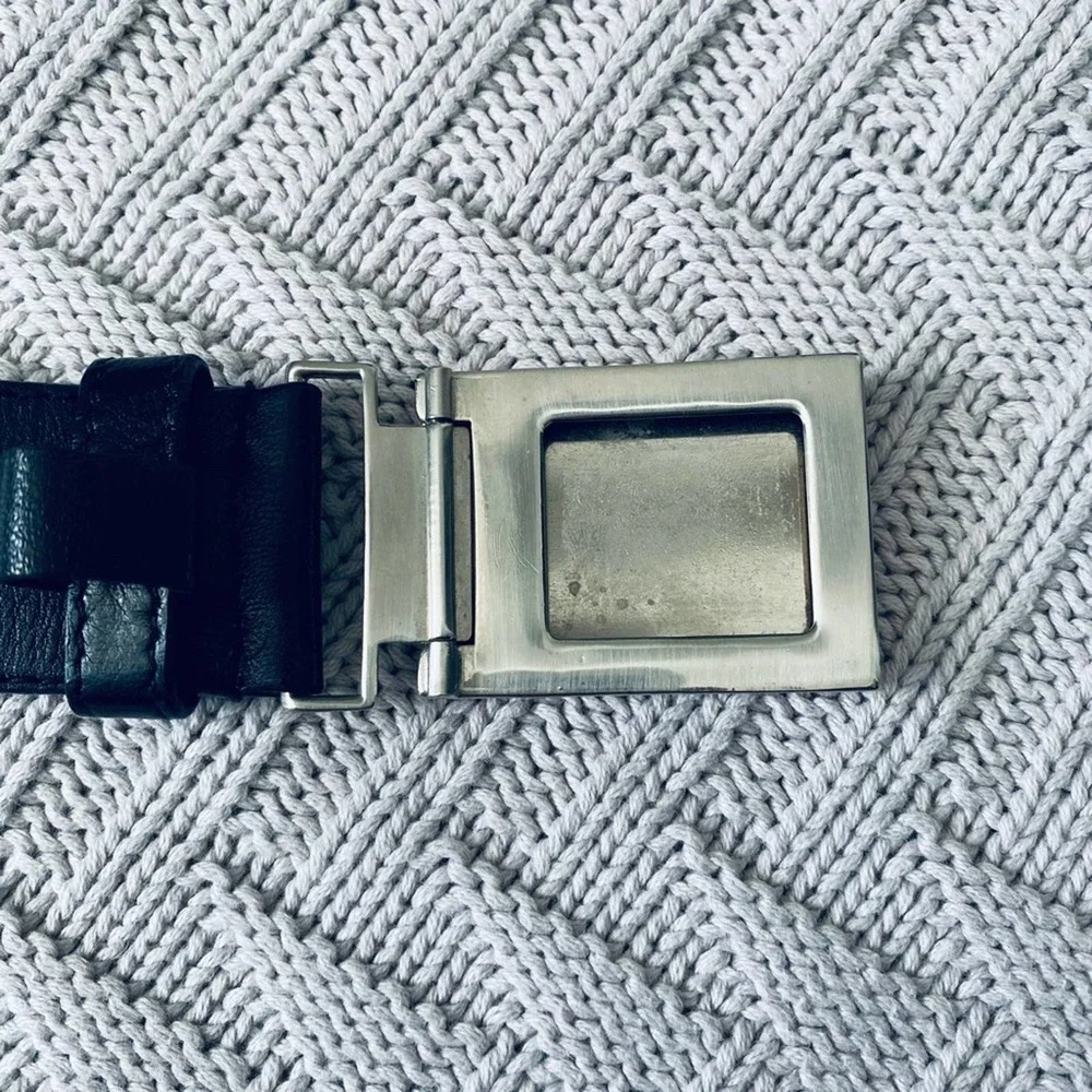 Prada black leather belt with silver buckle - Picture 4 of 10